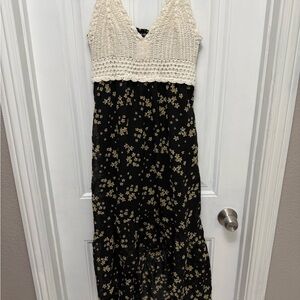 NWT Indulge Black and Cream High Low Dress Cream Crochet Top size Large